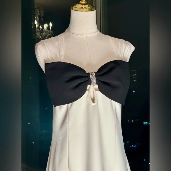 🆕 SELF-PORTRAIT 🧿 NWOT White And Black Crepe Bow Mini Dress, Sz UK 14 US 10